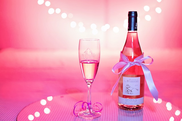 ピンクのワイン画像